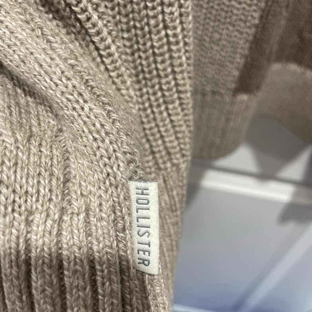 Hollister Men Two-Tone Cable Patch Crew Sweater in Beige Cream Taupe Size Large - Picture 5 of 6